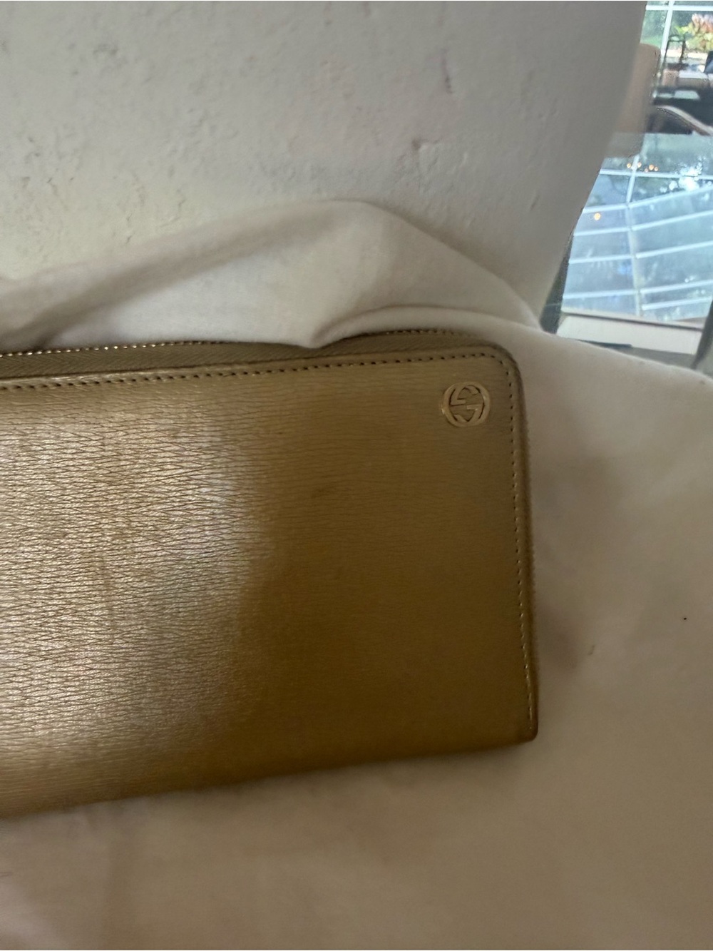 Gucci Metallic Gold Leather Zip Wallet with Signature Emblem